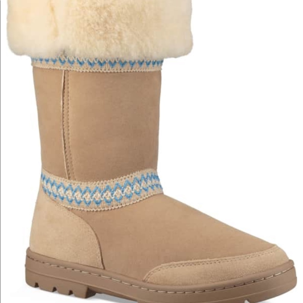 NEW - Sand UGG Sundance Revival Boot